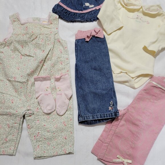 Gymboree Vintage Winter Berries Lot. Used 3-6 month denim pants, bodysuit, & hat - Picture 3 of 8